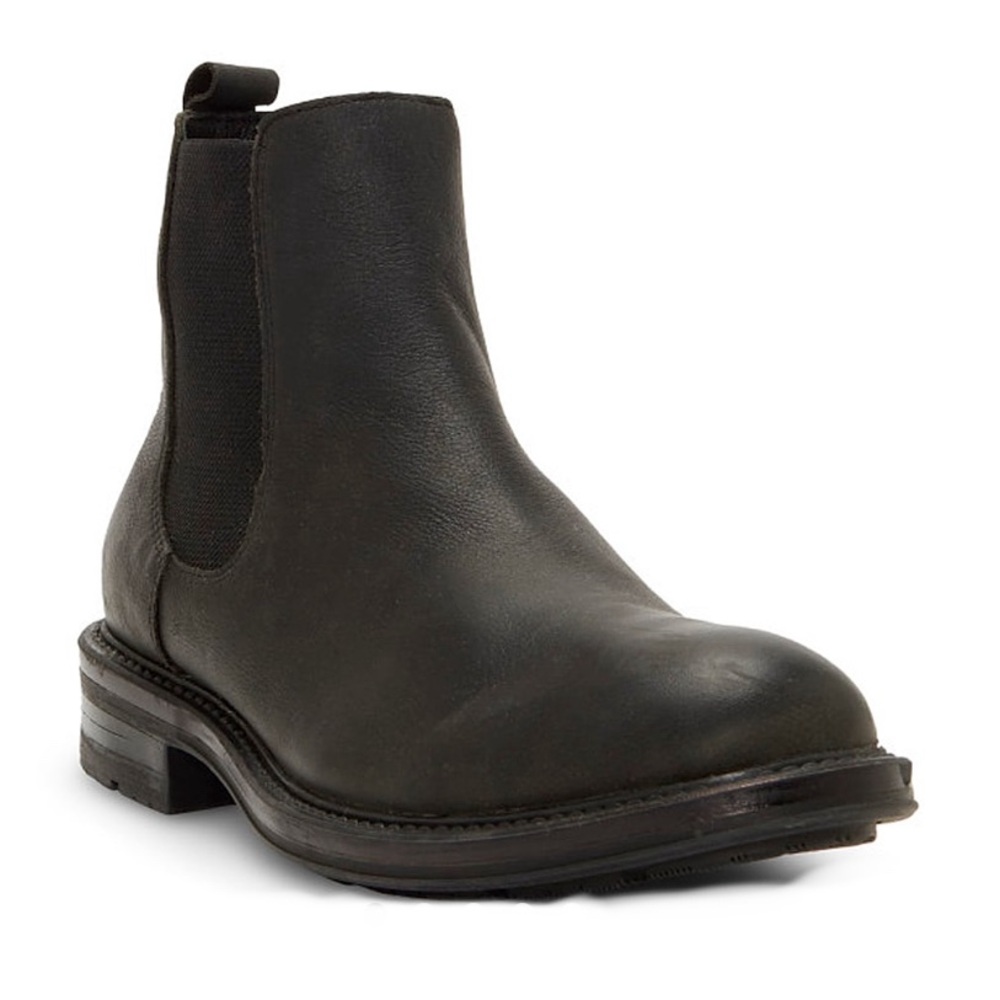 NWOT- VINCE CAMUTO ‘Huntsley’ Leather Chelsea Ankle Boot DISPLAY SHOE